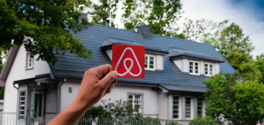 airbnb-marketing-strategy-jpg